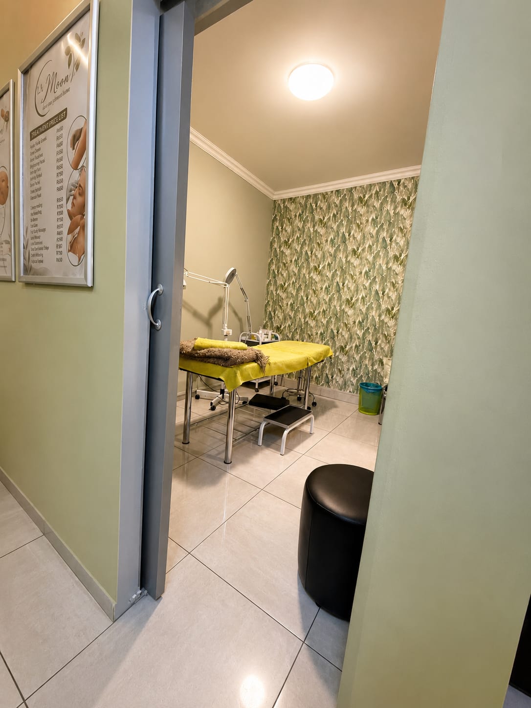 La Moon Skincare private treatment room